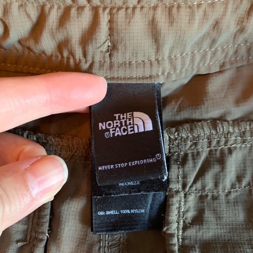 The North Face Olive Green hiking shorts, size 6 - Picture 3 of 4